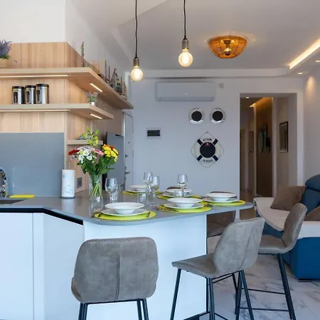 Seafront Bugibba 2bed By Homely Апартаменты Сент-Полс-Бей