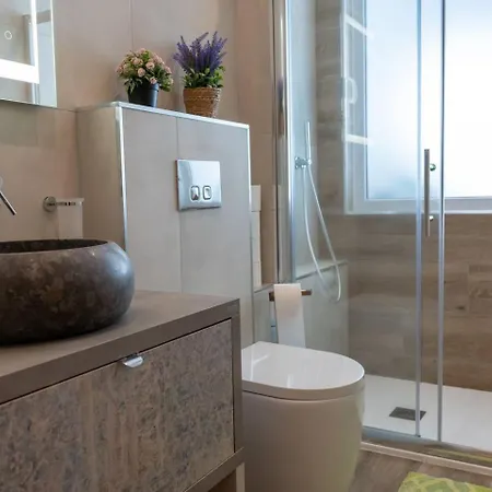 Seafront Bugibba 2bed By Homely Сент-Полс-Бей