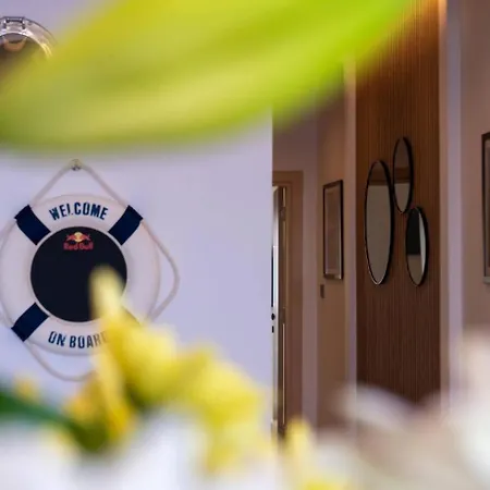 Seafront Bugibba 2bed By Homely 公寓 *