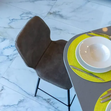 Seafront Bugibba 2bed By Homely Apartamento