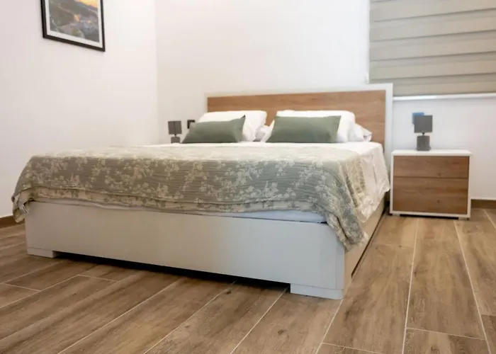 Seafront Bugibba 2bed By Homely St. Paul's Bay