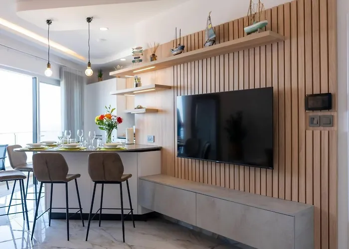 Seafront Bugibba 2bed By Homely St. Paul's Bay