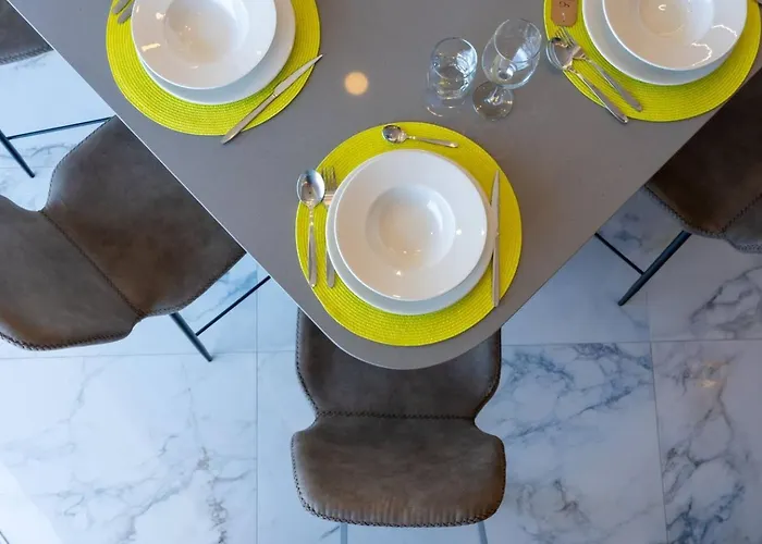 Seafront Bugibba 2bed By Homely Apartman *