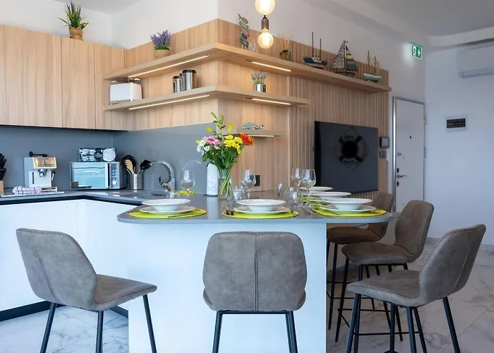 Apartament Seafront Bugibba 2bed By Homely *